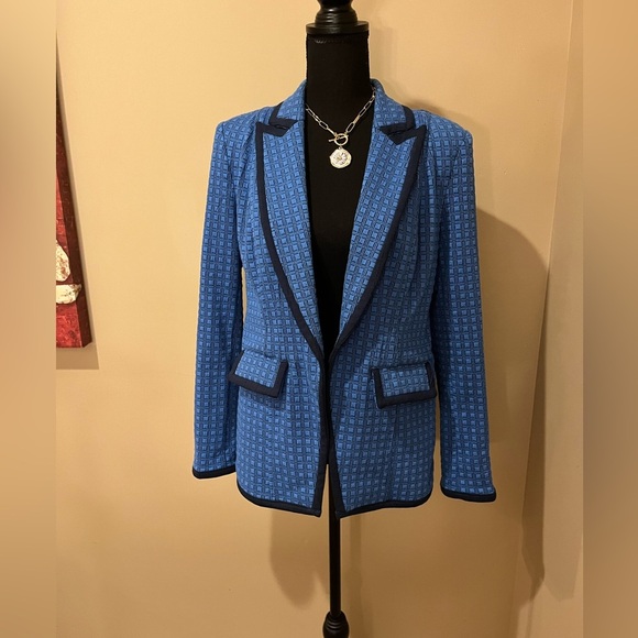Cabi Scholarship Blazer in navy & blue check stretch Textured Blazer, size small - Picture 2 of 10